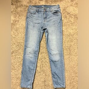 Old Navy: Super Skinny, mid rise,
